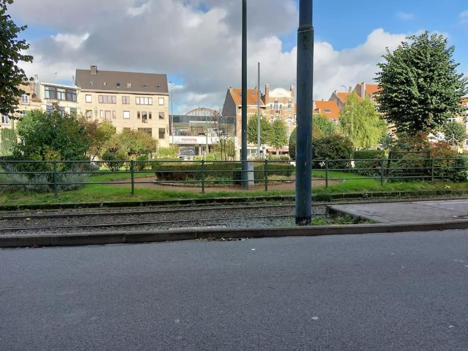 Family Friendly 1 Bed Appartment Brussel Bagian luar foto